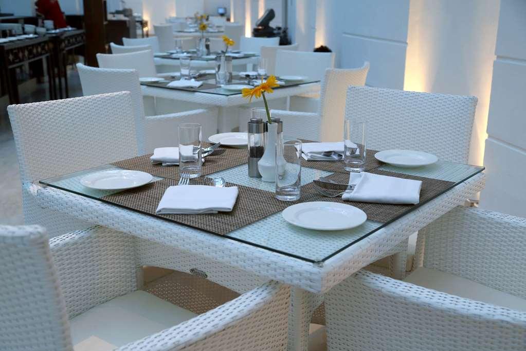 Hotel The Lalit Great Eastern 5*